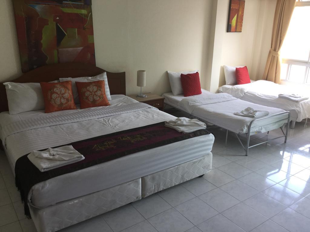 The Yim Siam Hotel Patong Habitación foto